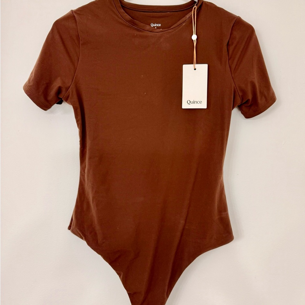 NWT Quince Short Sleeve Second Skin Bodysuit Cocoa, Size Medium